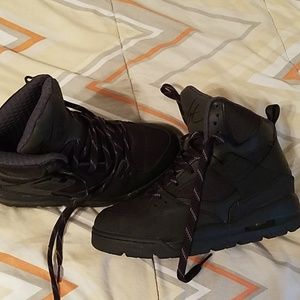 Jordan Flight Boots